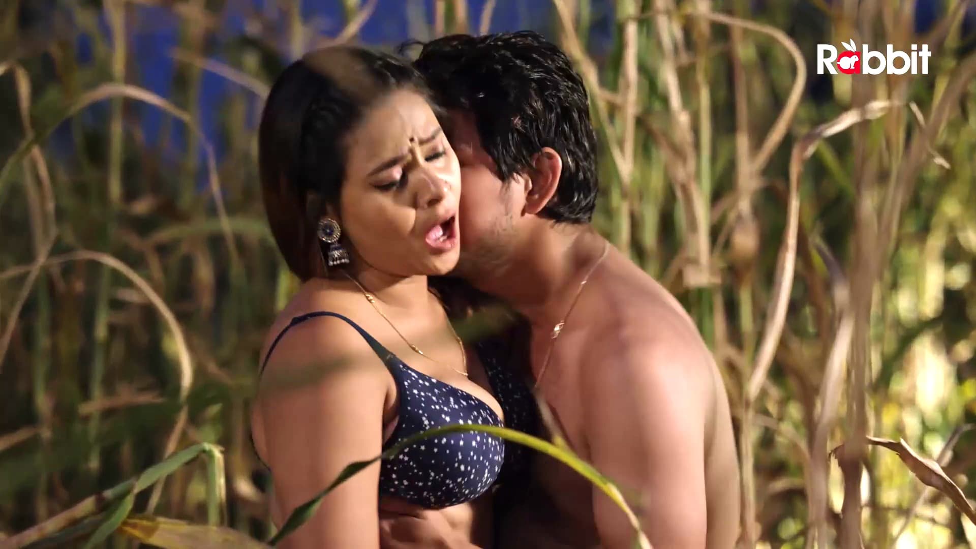 Watch Lodam Bhabhi E5 - Tripti Berra Hot Bhabhi Chudai Web Series Video Online in HD Free on XMasti
