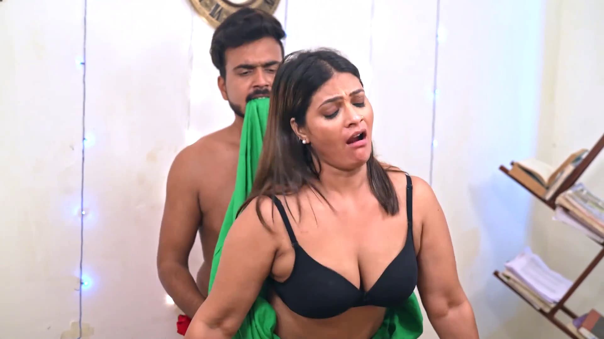 Watch Couple Party E7 - Malvika Tomer Indian Bhabhi XXX Web Series Video Online in HD Free on XMasti