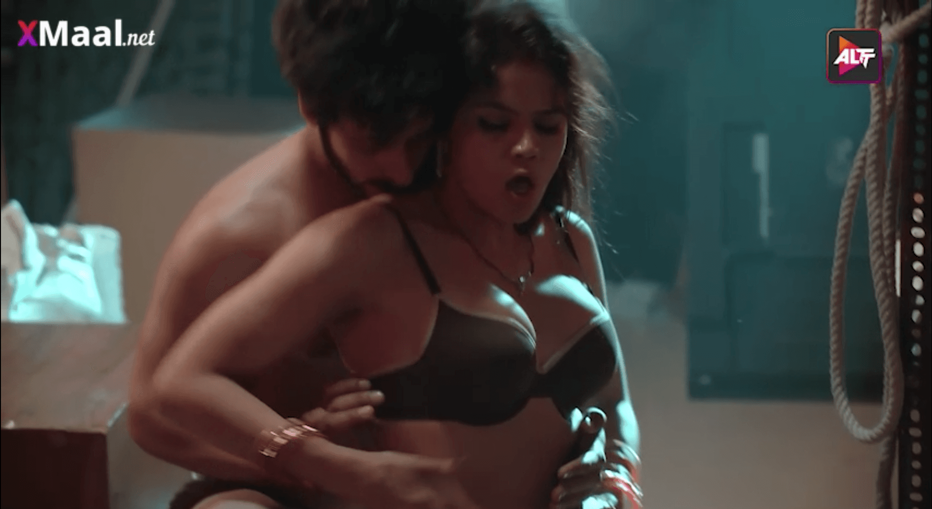 Watch Utha Patak S03 Ep9 - Altt Balaji Leena Singh Bhabhi Ko Choda Web Series Video Online in HD Free on XMasti