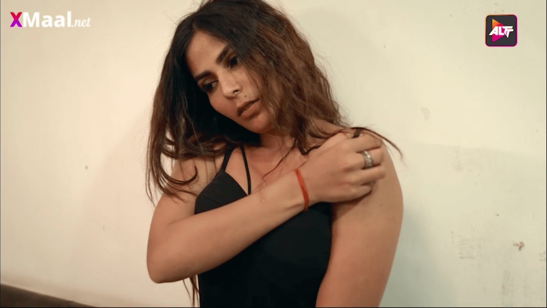 Watch Qaatil Haseena E4 - Sharon Pandey Desi Bhabhi Nude Web Series Video Online in HD Free on XMasti