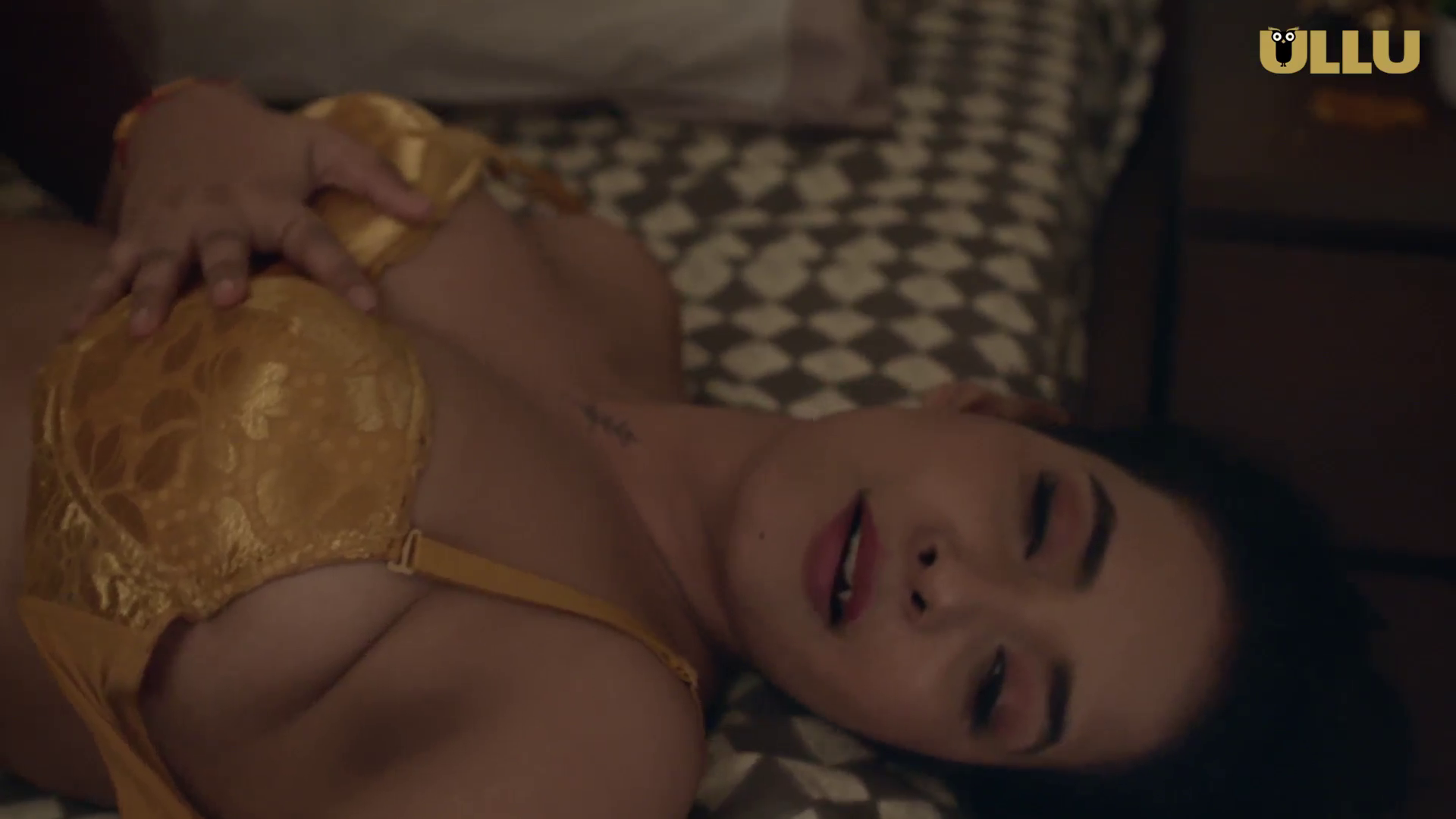 Watch Sanskari E6 - Ridhima Tiwari Sexy Bhabhi XVideo Web Series Video Online in HD Free on XMasti