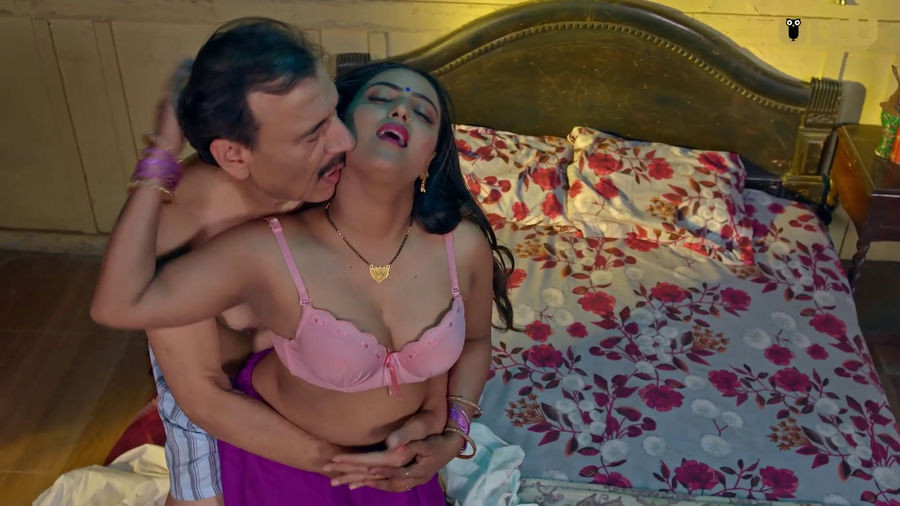 Watch Tohfa Ep6 - Shayna Khatri Sasur Aur Bahu Porn Web Series Video Online in HD Free on XMasti